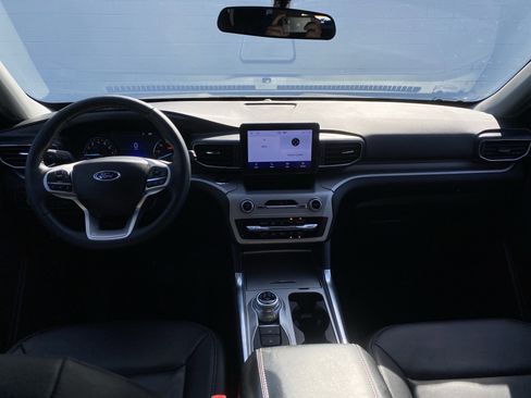 Used 2023 Ford Explorer XLT w/ Equipment Group 202A image 11