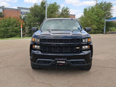 Used 2020 Chevrolet Silverado 1500 Custom w/ Custom Convenience Package AWD/4WD image 2