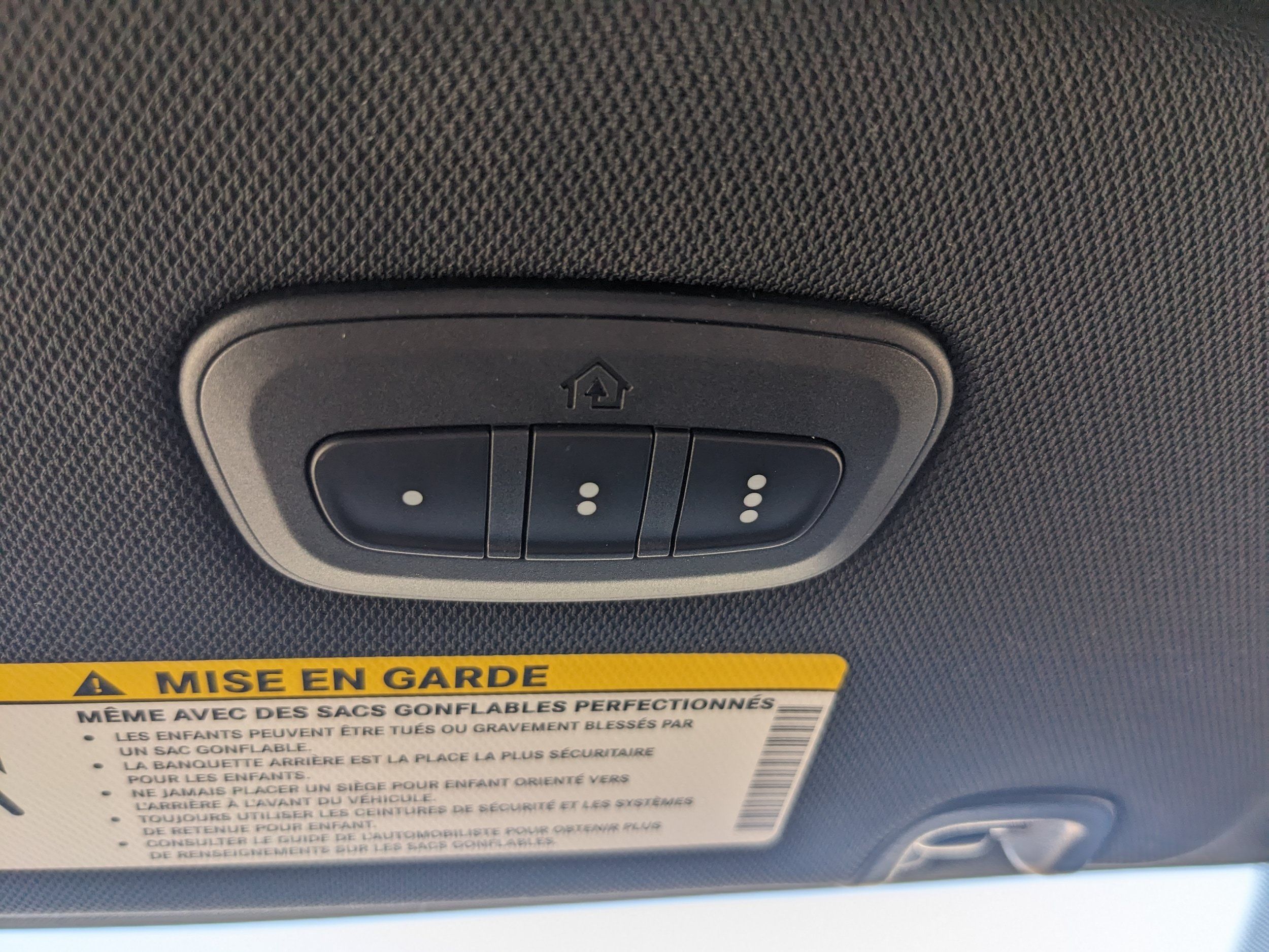 Used 2026 Chrysler Pacifica Select FWD image 17