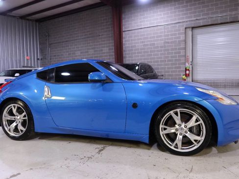 Used 2009 Nissan 370Z Touring w/ Sport Pkg image 7
