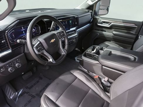 Used 2025 Chevrolet Silverado 2500 LTZ AWD/4WD image 13