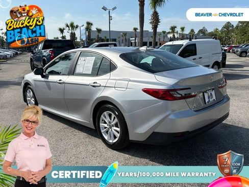 Used 2025 Toyota Camry LE FWD image 5