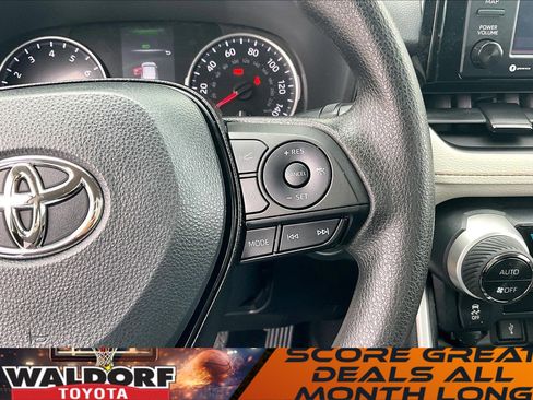 Used 2022 Toyota RAV4 XLE image 24