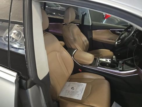 Used 2019 Audi Q8 Prestige AWD/4WD image 8