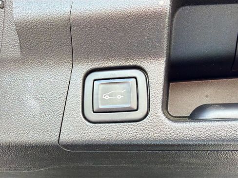 Used 2021 GMC Acadia SLE w/ Driver Convenience Package FWD image 29