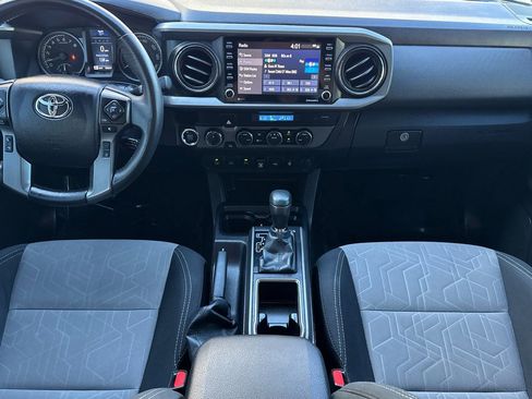 Used 2022 Toyota Tacoma TRD Off-Road w/ Technology Package image 12