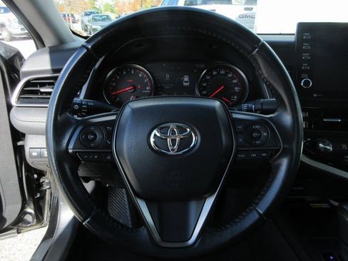 Used 2022 Toyota Camry XSE image 10