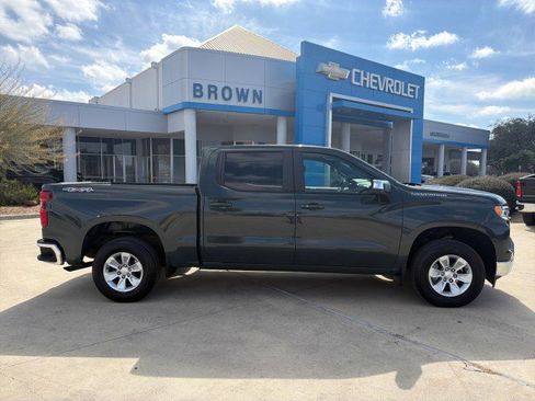 Used 2025 Chevrolet Silverado 1500 LT image 1