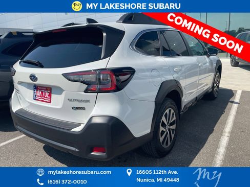 Used 2024 Subaru Outback Premium AWD/4WD image 6