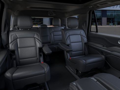New 2025 Lincoln Navigator Reserve w/ Jet Appearance Package image 11