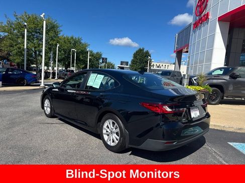 Used 2025 Toyota Camry LE FWD image 5