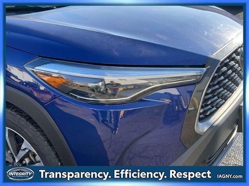 Used 2023 Toyota Corolla Cross XLE image 10