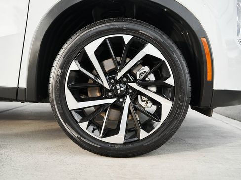 Used 2024 Mitsubishi Outlander SE image 12