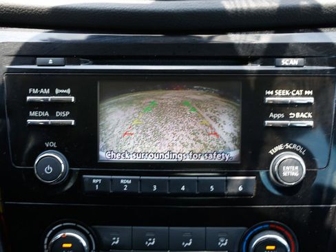 Used 2016 Nissan Rogue S FWD image 30