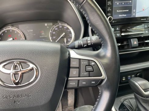 Used 2022 Toyota Highlander XLE image 21