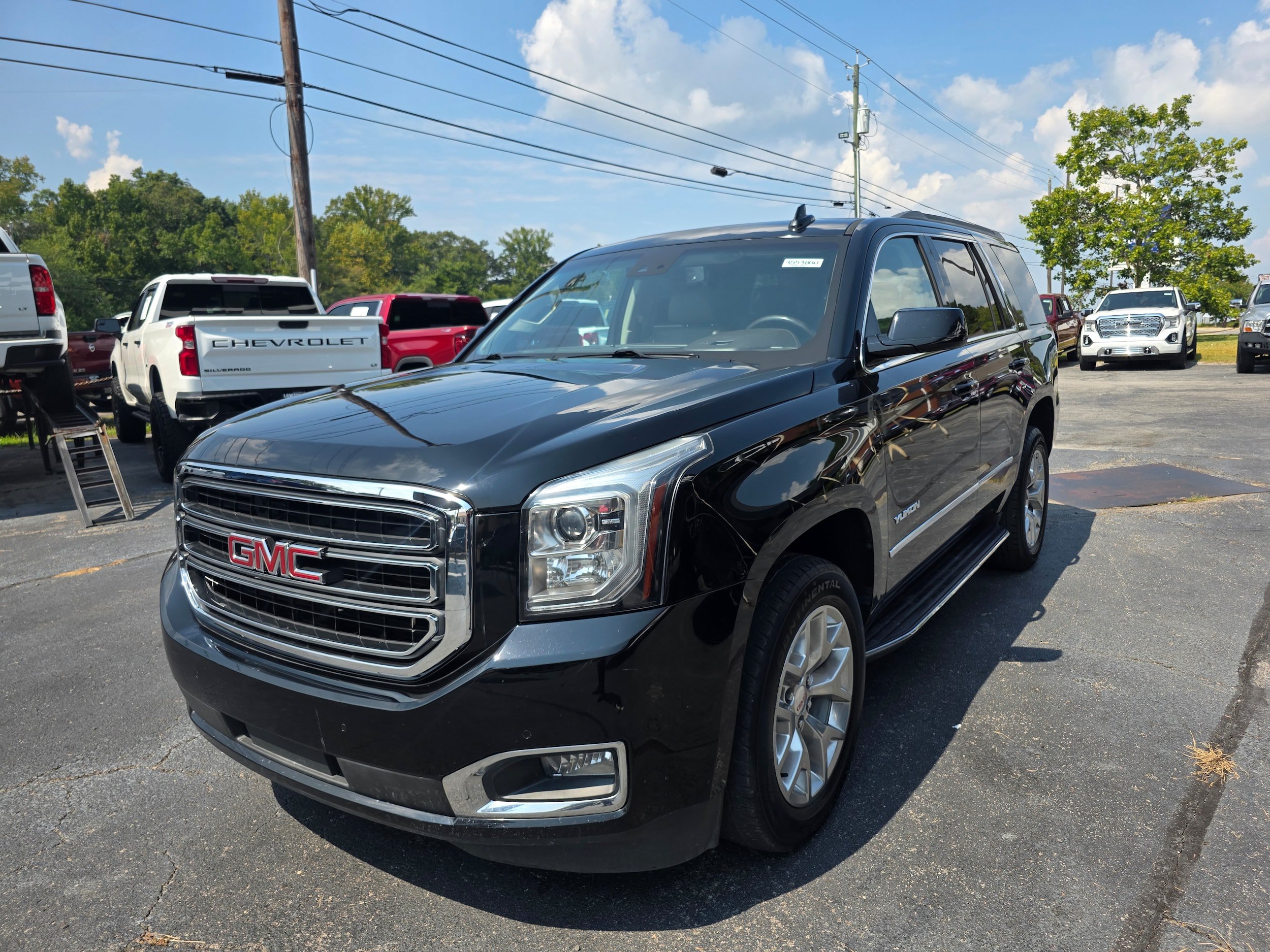 Used 2017 GMC Yukon SLT w/ Open Road Package RWD image 1