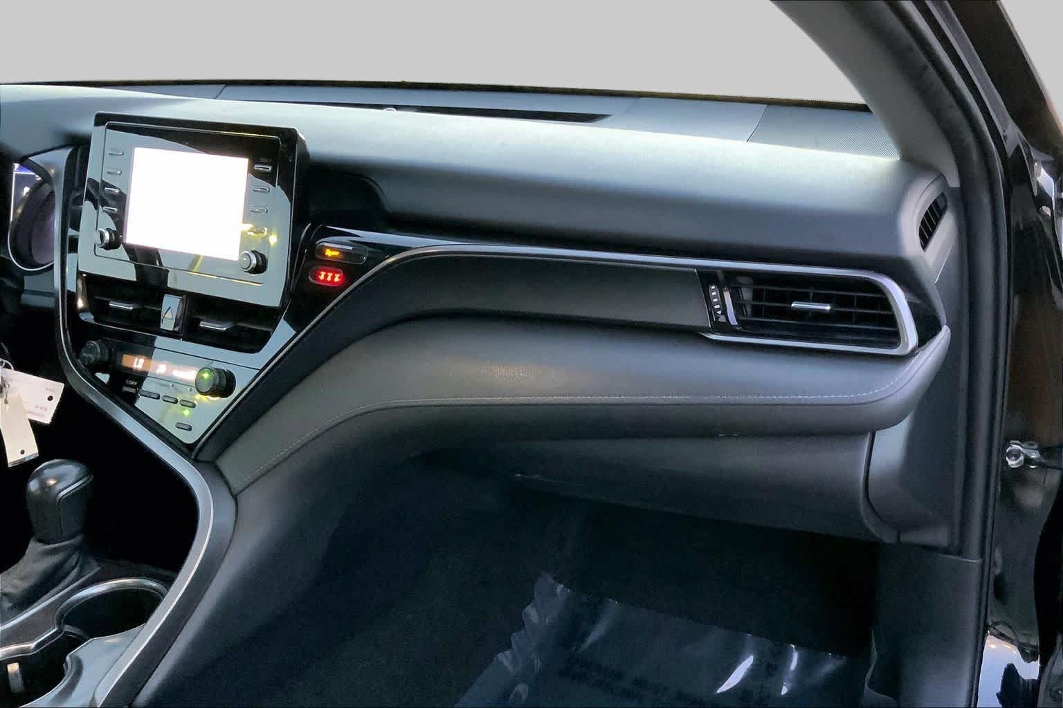 Used 2021 Toyota Camry SE FWD image 15