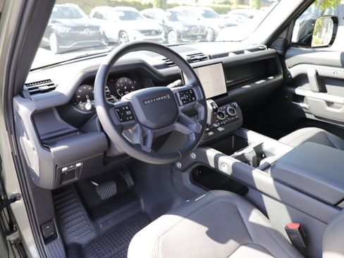 Certified 2025 Land Rover Defender 90 X-Dynamic SE AWD/4WD image 13