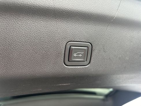 Used 2023 GMC Yukon Denali Ultimate image 34