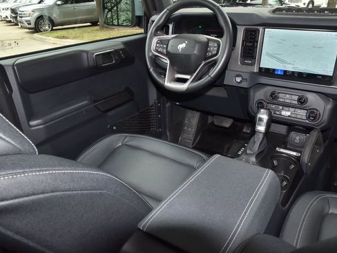 Certified 2025 Ford Bronco Badlands AWD/4WD image 15