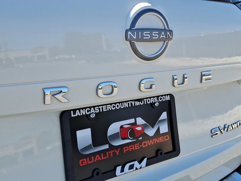 Used 2023 Nissan Rogue SV AWD/4WD image 29