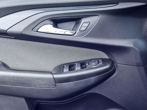 Used 2021 Chevrolet TrailBlazer LT w/ Convenience Package image 10