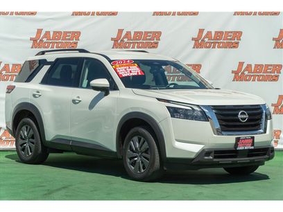 Used 2024 Nissan Pathfinder SV
