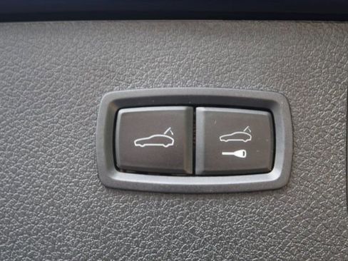 Used 2022 Porsche Macan image 25