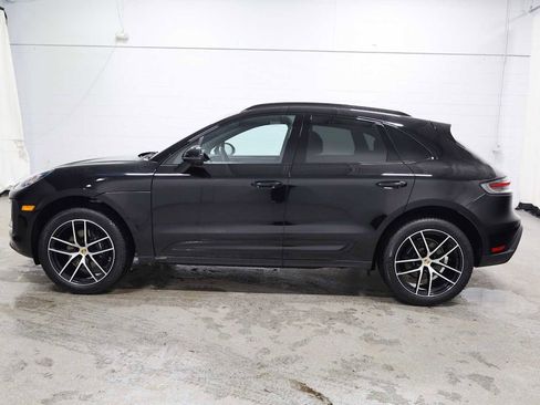 Certified 2025 Porsche Macan image 2