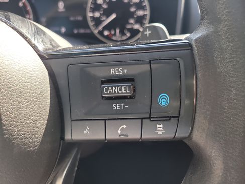 Used 2023 Nissan Rogue SV FWD image 29