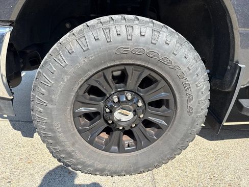 Used 2019 Ford F250 XLT w/ XLT Premium Package AWD/4WD image 4