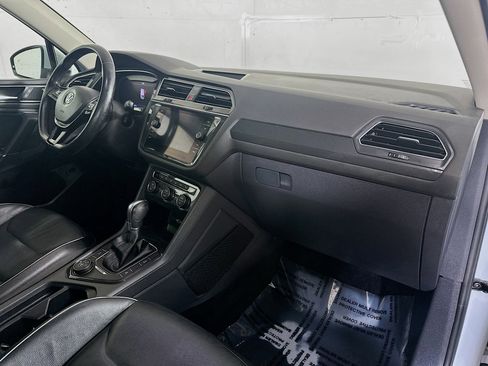 Used 2018 Volkswagen Tiguan SEL Premium AWD/4WD image 29