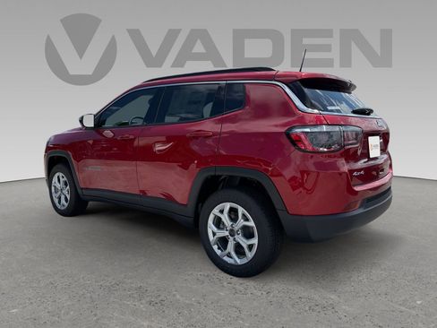 New 2025 Jeep Compass Latitude image 3