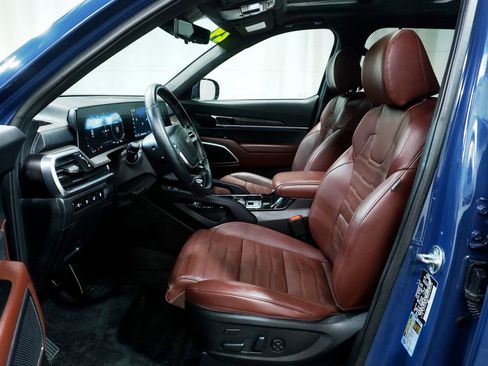 Used 2024 Kia Telluride SX Prestige w/ Towing Package AWD/4WD image 14