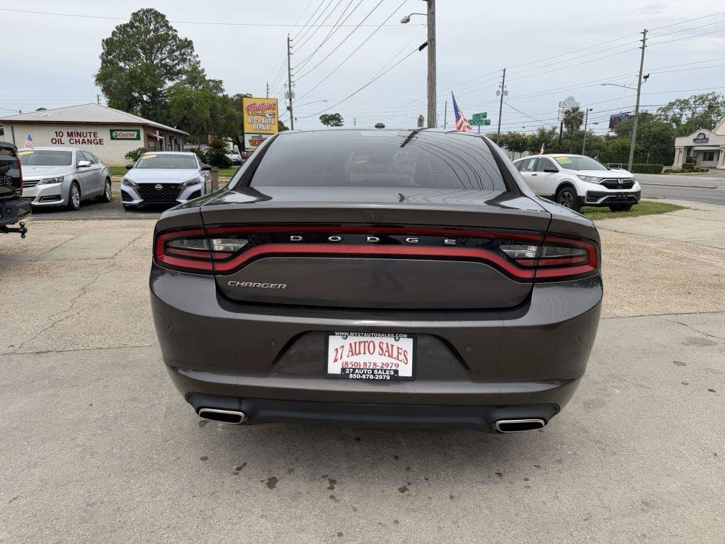 Used 2020 Dodge Charger SXT w/ Leather Interior Group RWD image 6