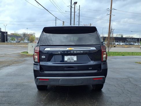Used 2023 Chevrolet Suburban LT w/ Luxury Package AWD/4WD image 31