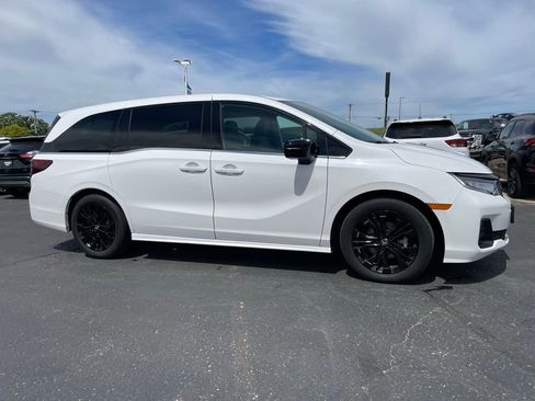 Used 2025 Honda Odyssey Sport-L image 2