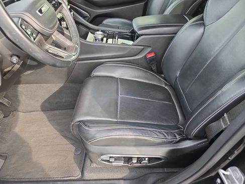 Used 2022 Jeep Grand Cherokee Overland image 23