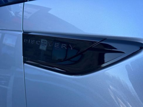 Used 2018 Land Rover Discovery HSE Luxury image 9