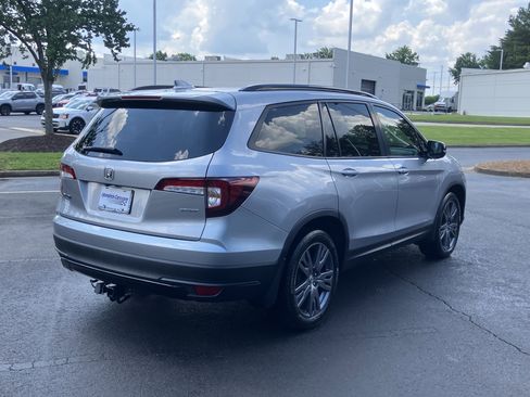 Used 2022 Honda Pilot Sport image 11