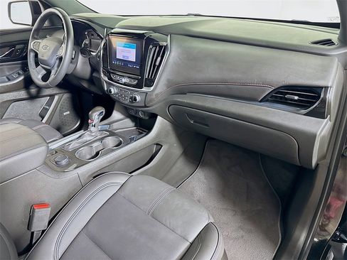 Used 2022 Chevrolet Traverse RS image 28