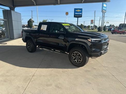 Used 2025 Chevrolet Colorado ZR2 AWD/4WD image 3