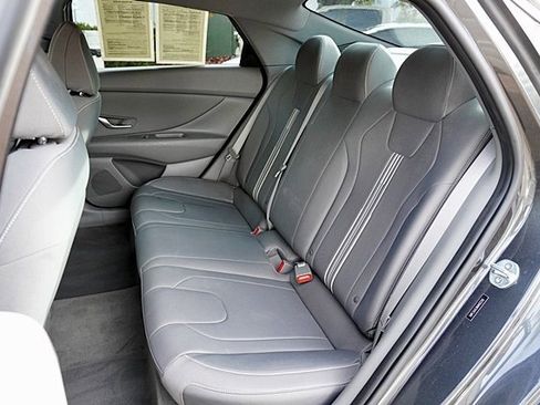 Used 2021 Hyundai Elantra SEL w/ Convenience Package image 15