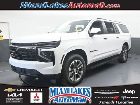 Used 2025 Chevrolet Suburban LT image 1
