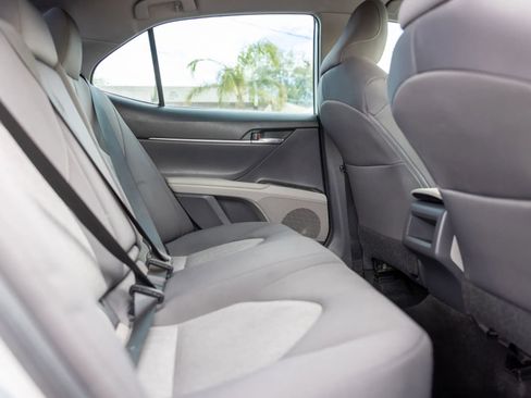 Used 2021 Toyota Camry LE image 17