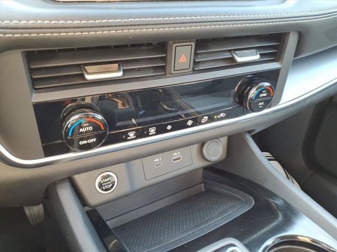 Certified 2023 Nissan Rogue SV image 22