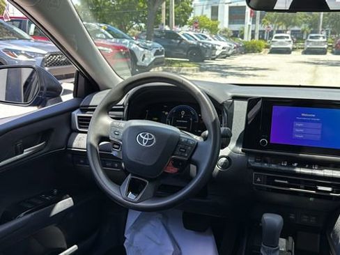 Used 2025 Toyota Camry LE image 15