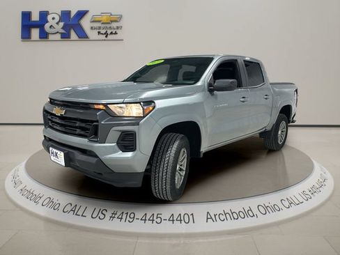Used 2023 Chevrolet Colorado LT AWD/4WD image 3
