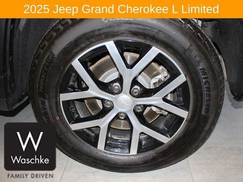 Used 2025 Jeep Grand Cherokee L Limited w/ Trailer Tow Package image 12