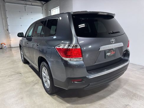 Used 2012 Toyota Highlander 4WD w/ Tow Pkg image 5